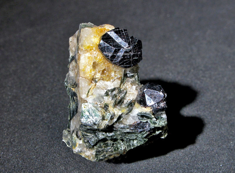 Ground Rutile Rutile gallery